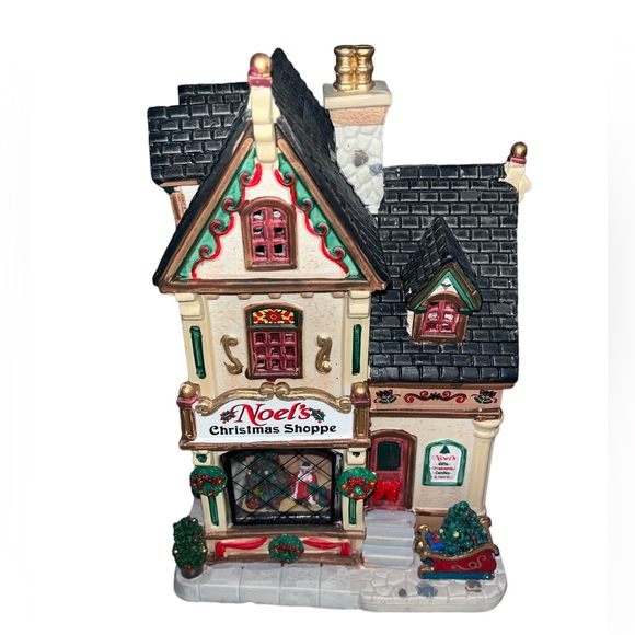 Lemax Christmas Village Noel’s Christmas Shoppe 2016 Lights Up EUC - Picture 3 of 9